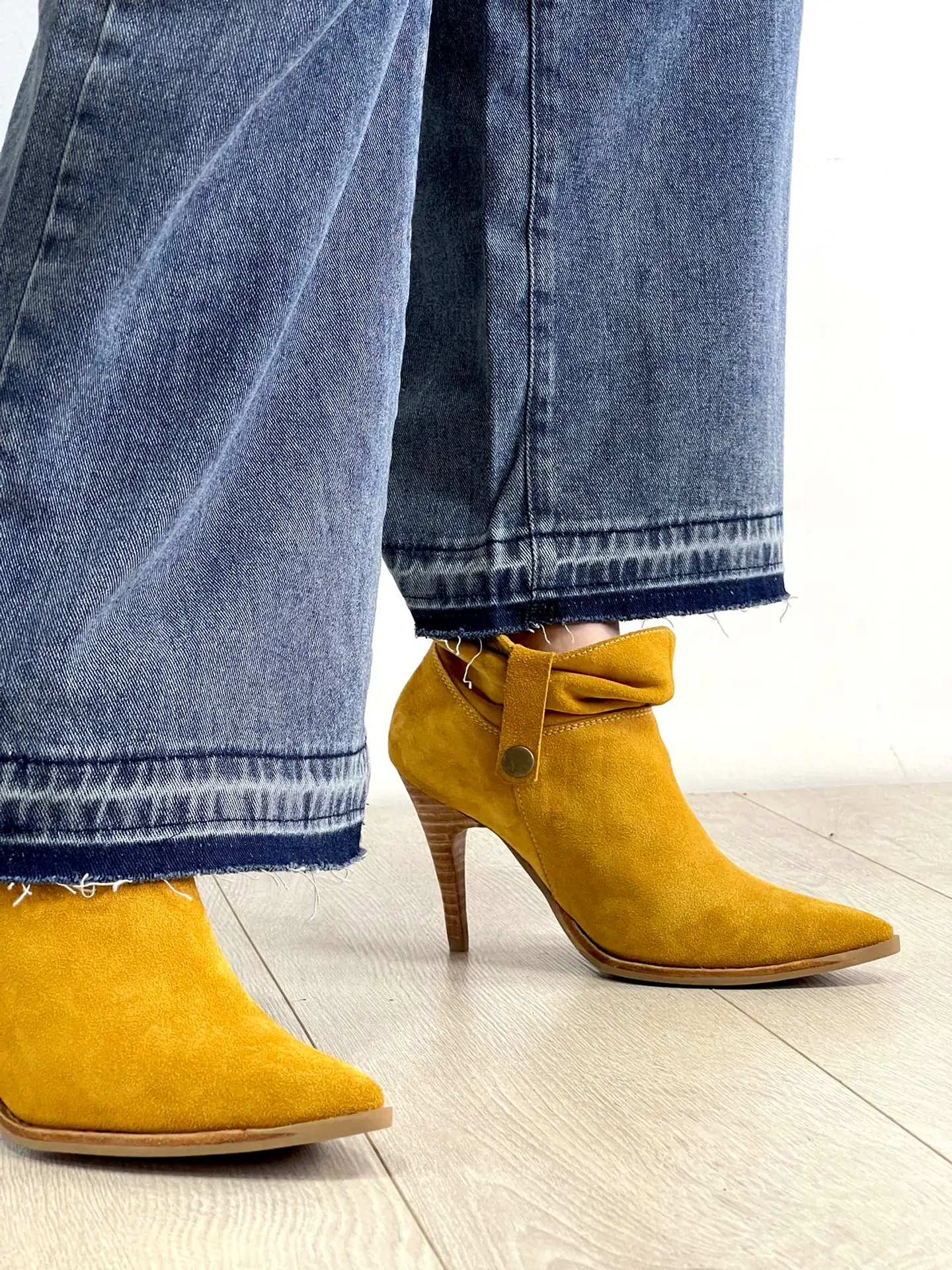 Camelia Reno Mostaza 7