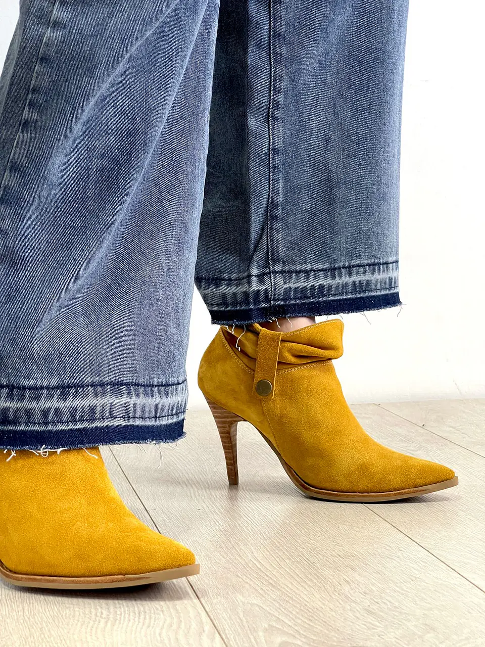 Camelia Reno Mostaza 7