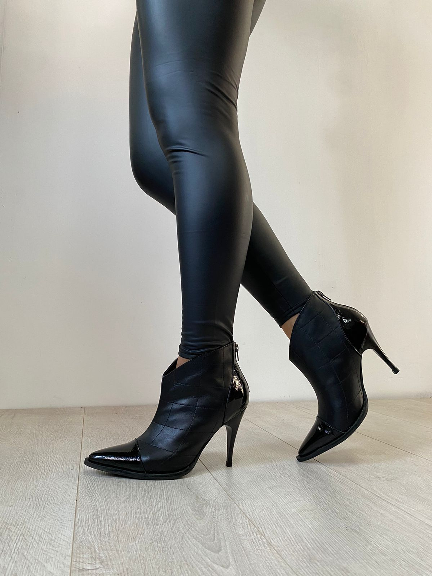 Ibiza Cuero Negro Richato Negro 3