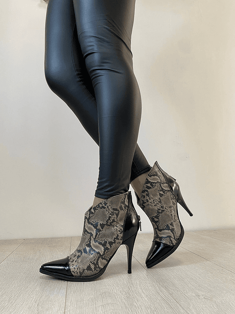 Ibiza Animal Print Punta Charol Negro