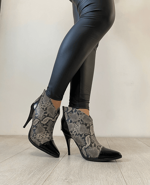 Ibiza Animal Print Punta Charol Negro