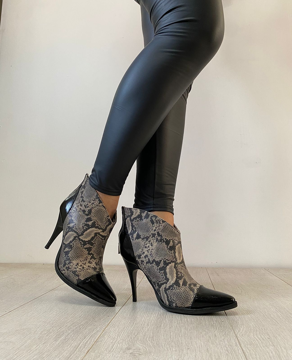 Ibiza Animal Print Punta Charol Negro 2