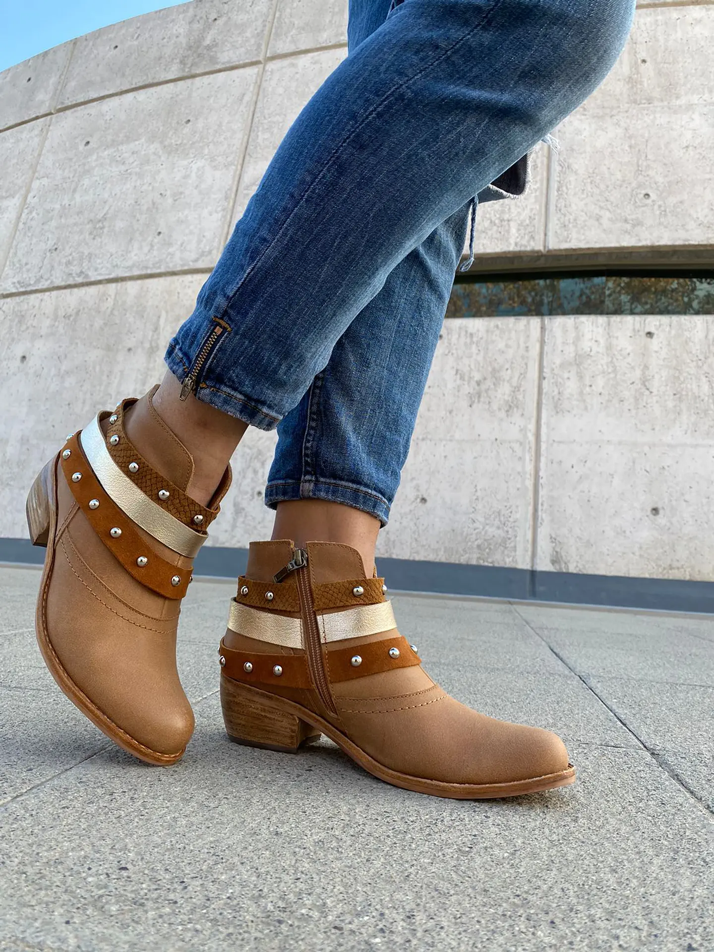 Dani Camel 3