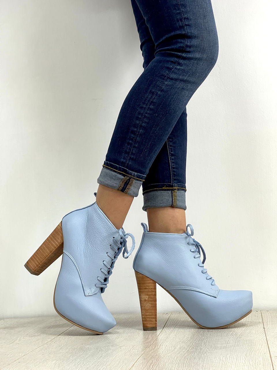 Las Vegas Cuero Celeste 2