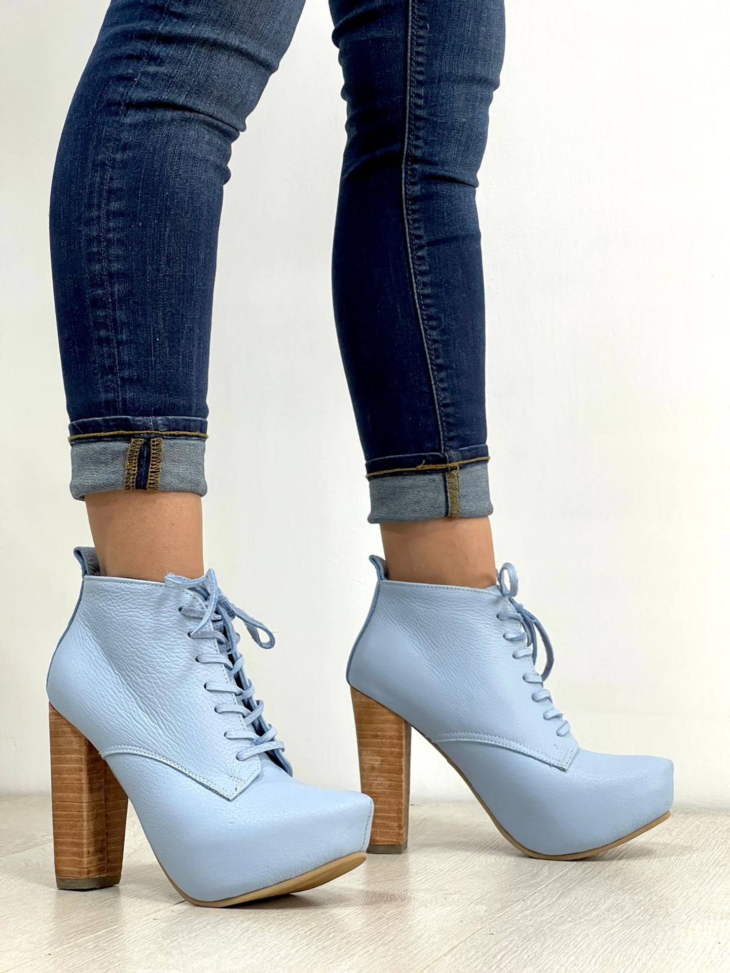 Las Vegas Cuero Celeste 3