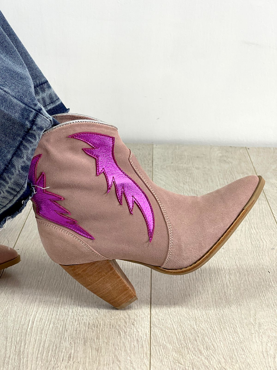 Paula Reno Rosado Alas Fucsia Metalizado 7