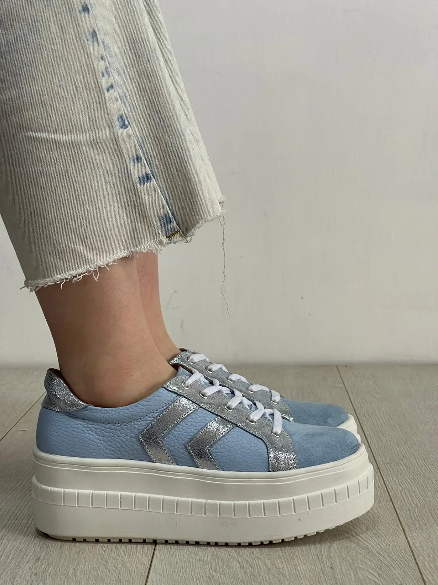 Rafaella Reno y Croco Celeste Con Plata 7