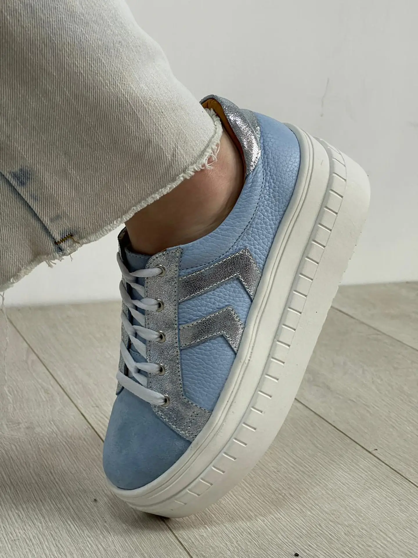 Rafaella Reno y Croco Celeste Con Plata 8