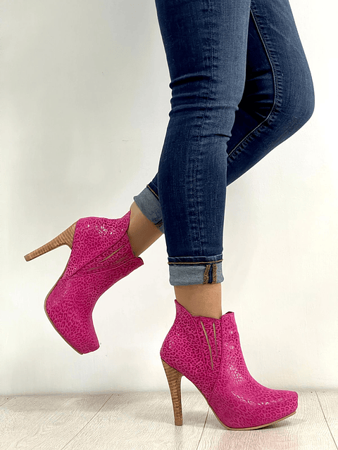 Antonia Chita Fucsia