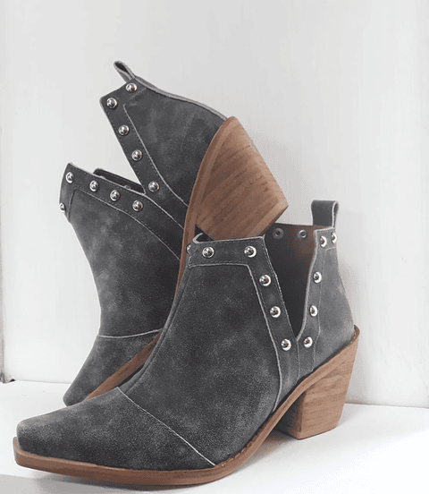 Mia Cuero Gris Kansas