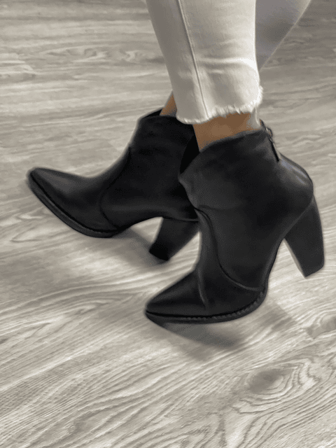 Italia Cuero y Taco Negro