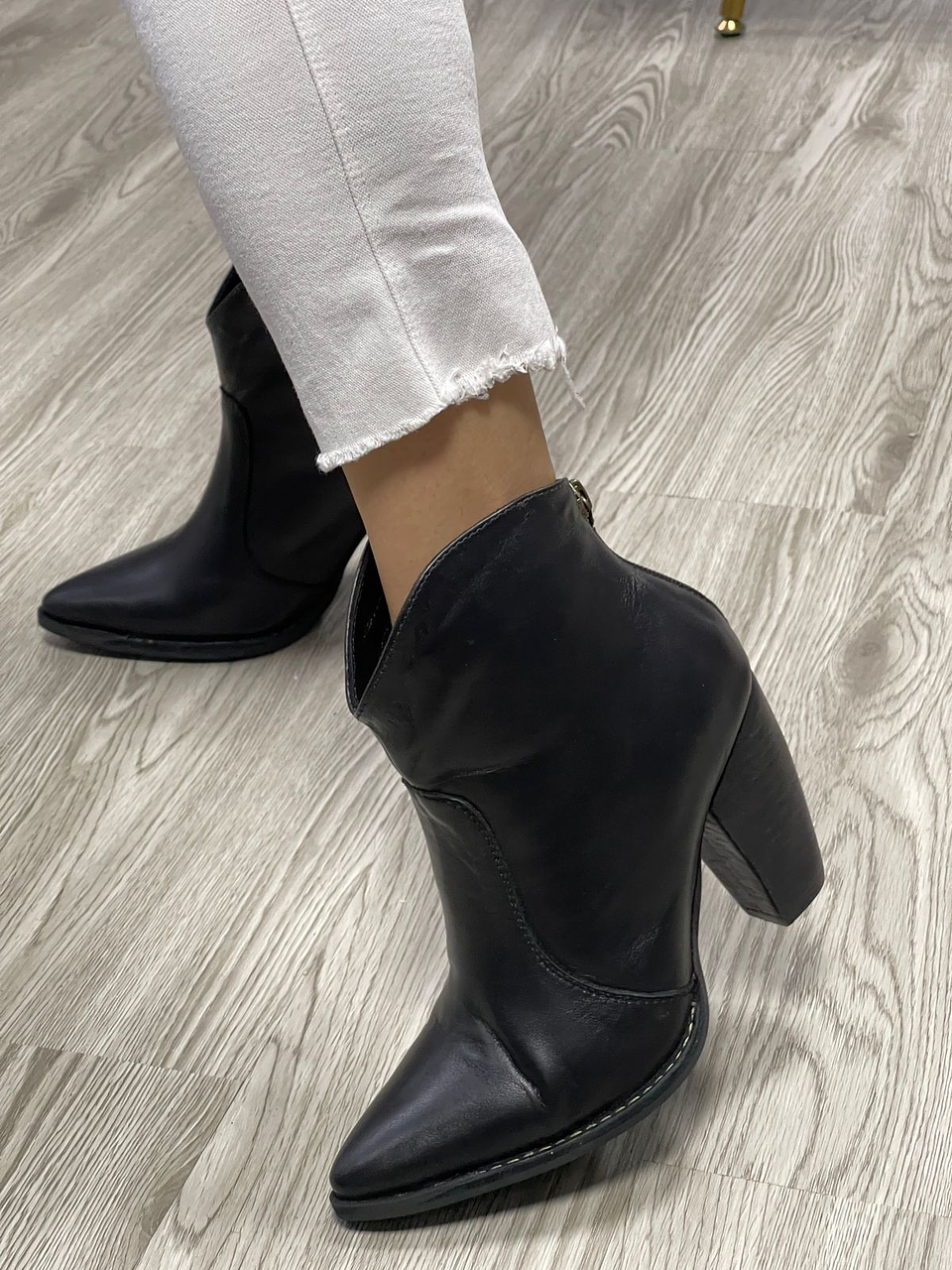 Italia Cuero y Taco Negro 3