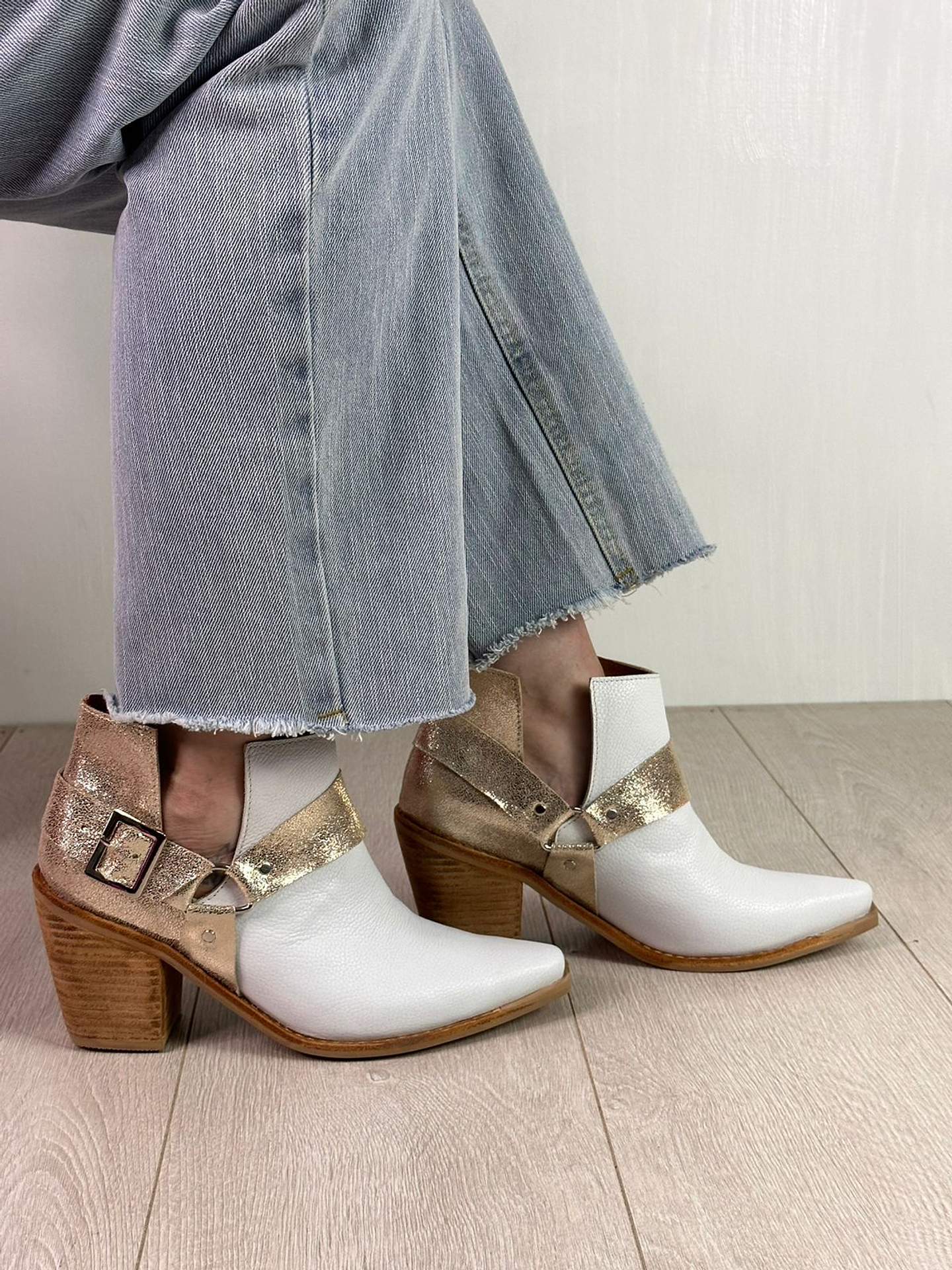 Texanos Antonella Blanco Con Dorado  3