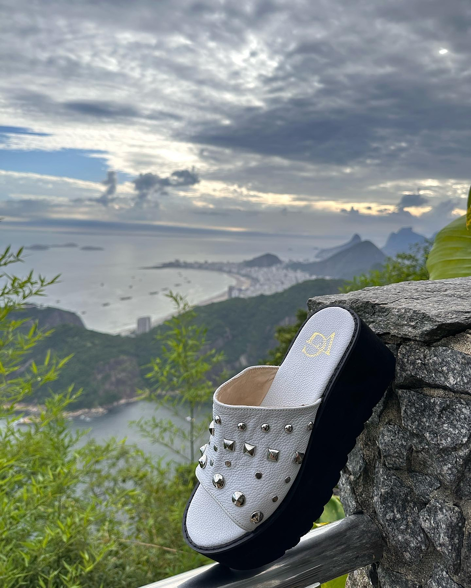 Gladys Cuero Blanco Tachas 1