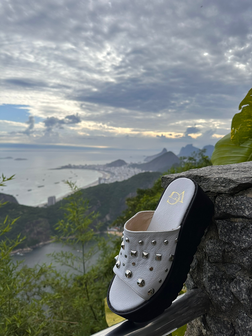 Gladys Cuero Blanco Tachas 5