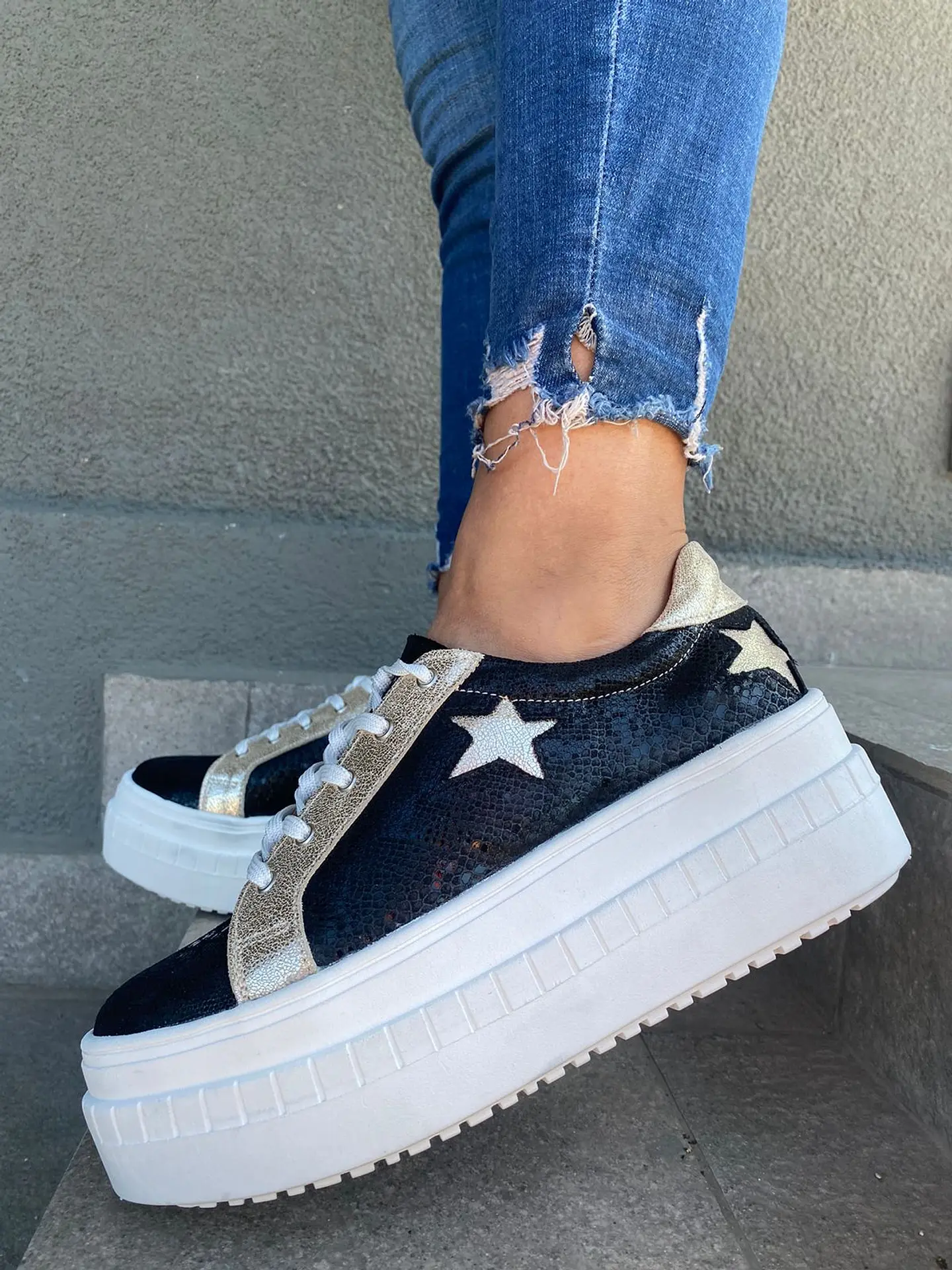 Miami Folia Negra Con Estrellas Doradas 2