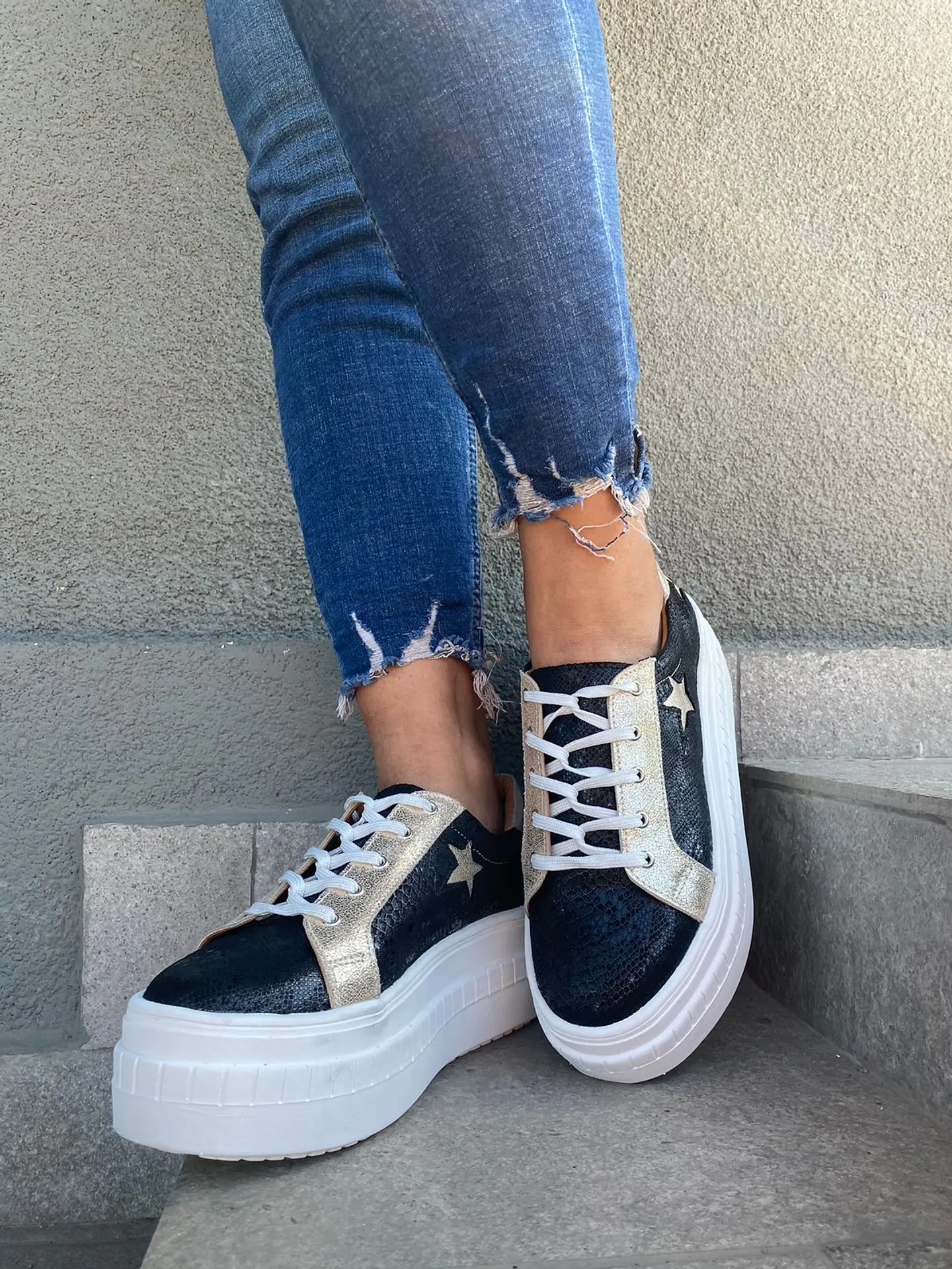 Miami Folia Negra Con Estrellas Doradas 1