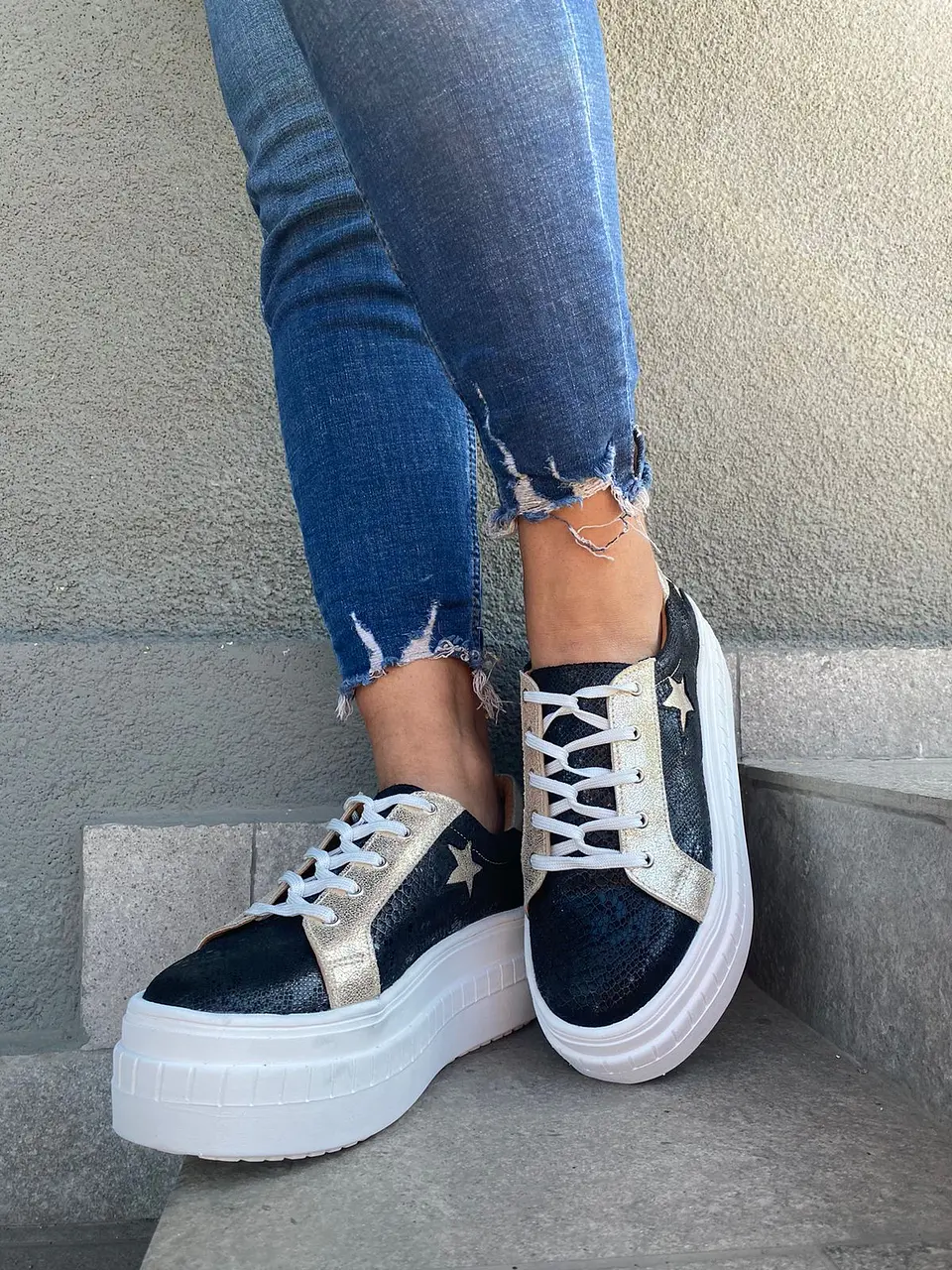 Miami Folia Negra Con Estrellas Doradas 1