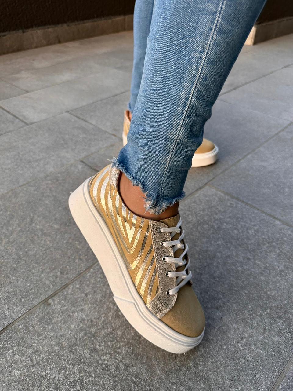 Valeria Cebra Dorado  5