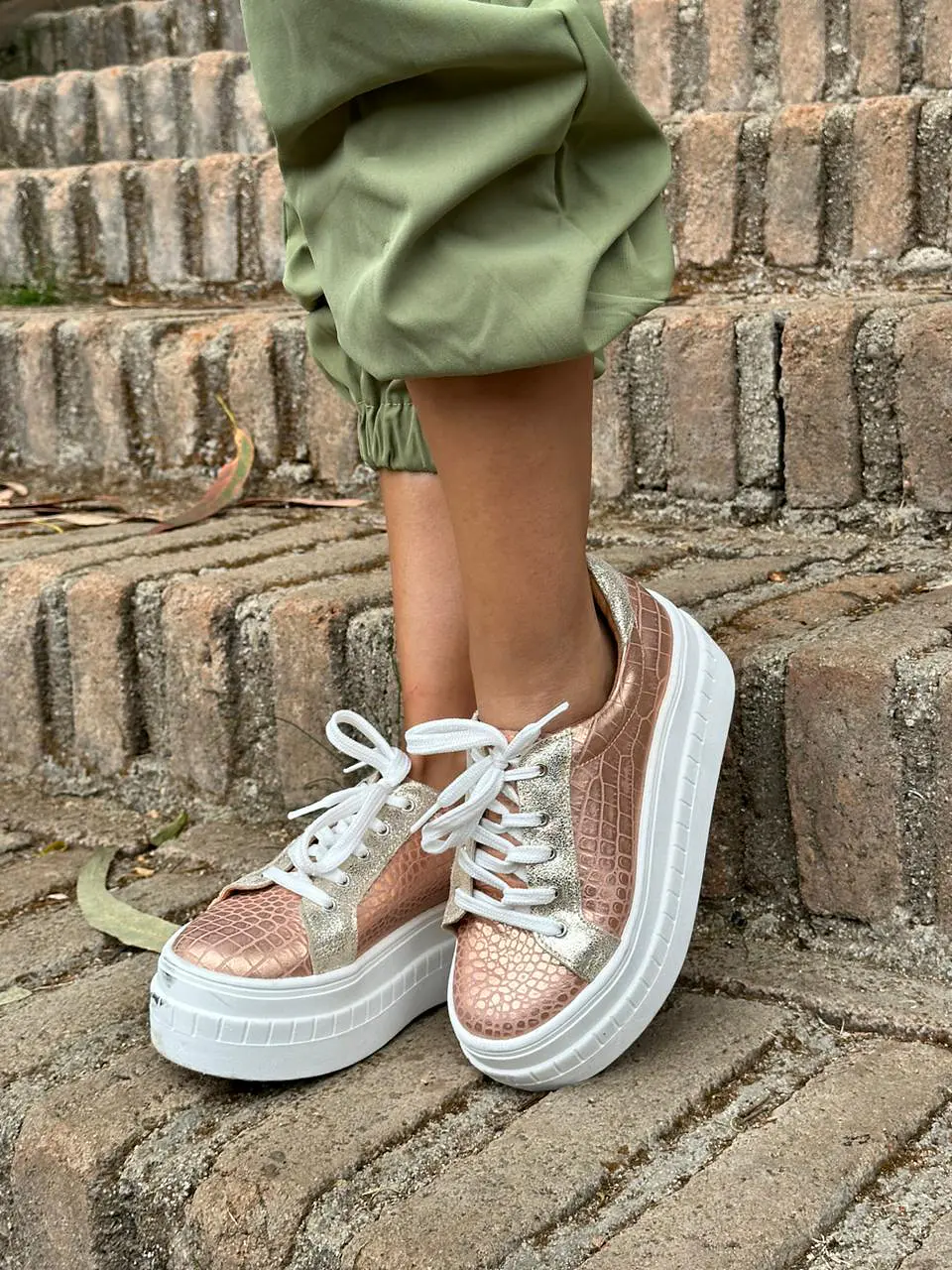 Miami Croco Rosado - Cordones Dorado 2