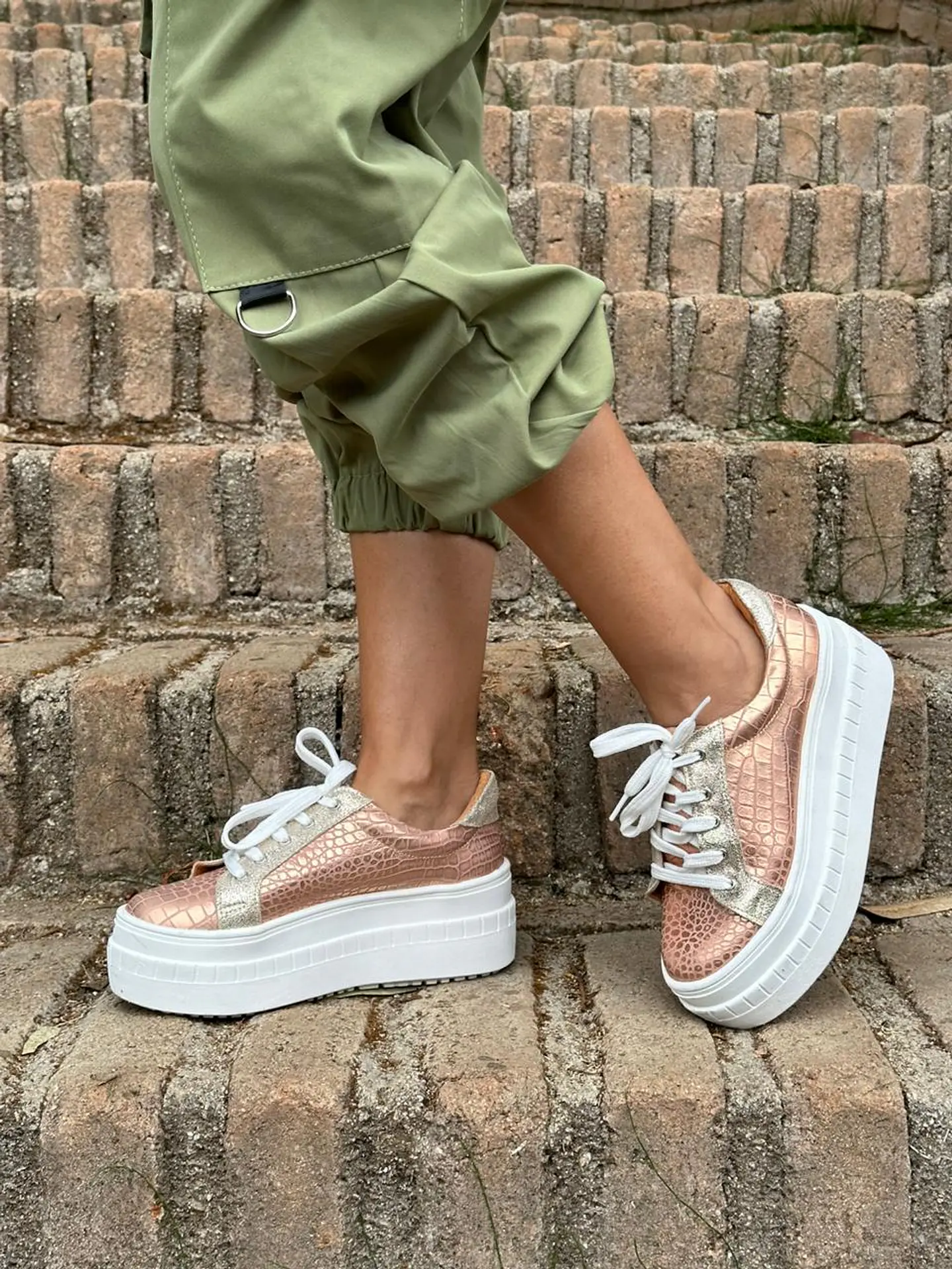 Miami Croco Rosado - Cordones Dorado 3