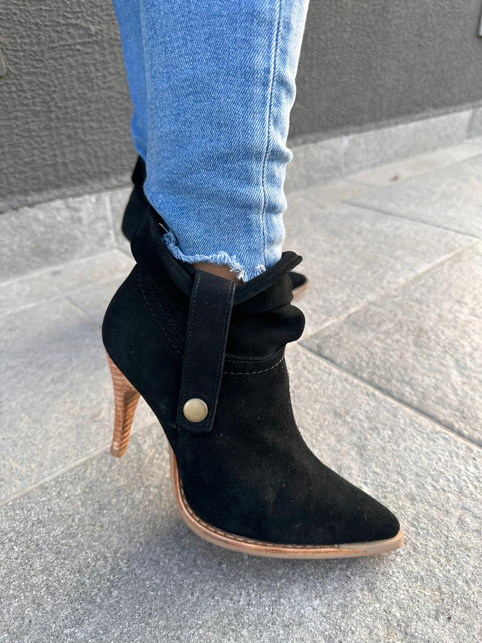 Camelia Reno Negro 3