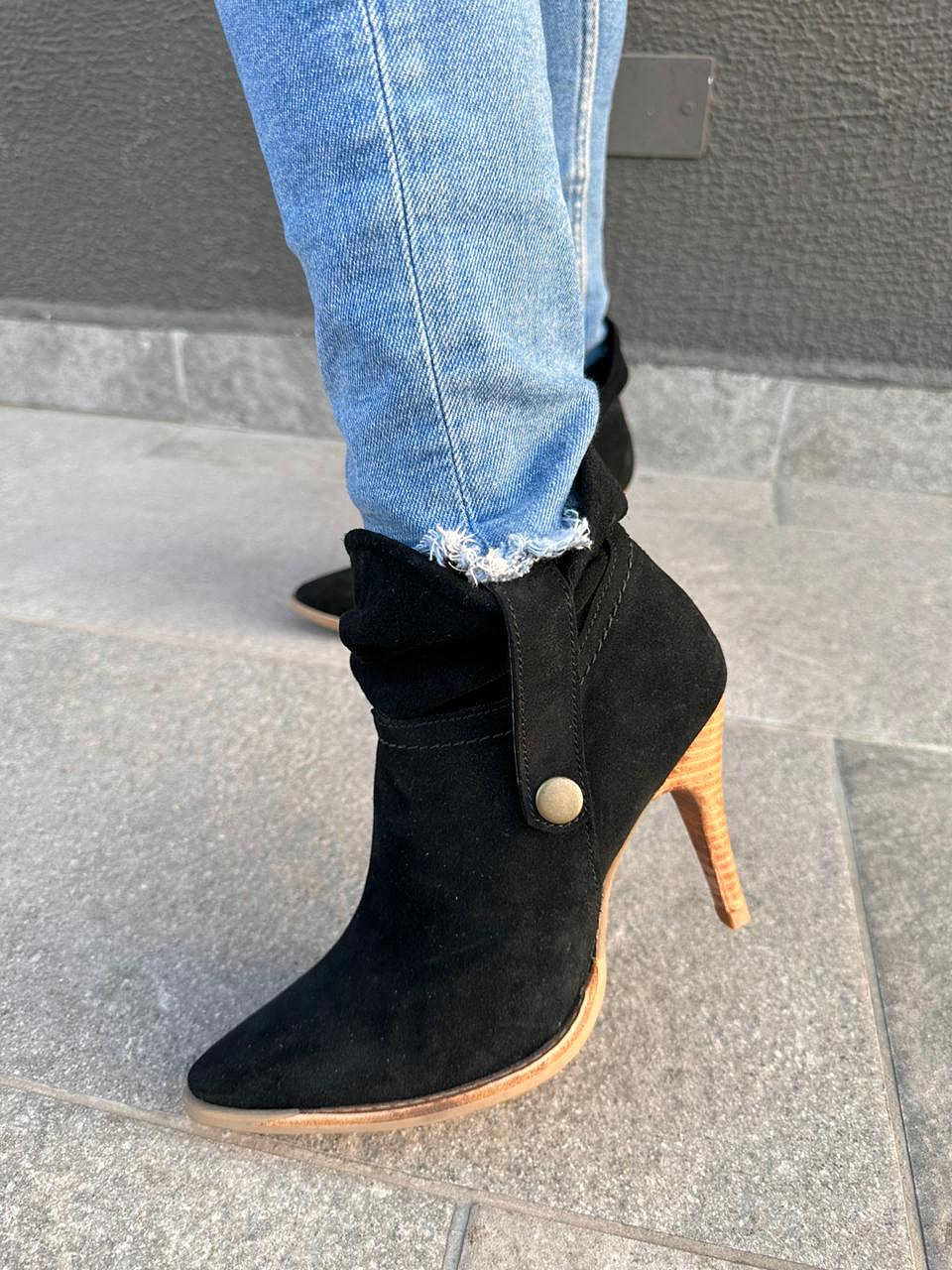 Camelia Reno Negro 4