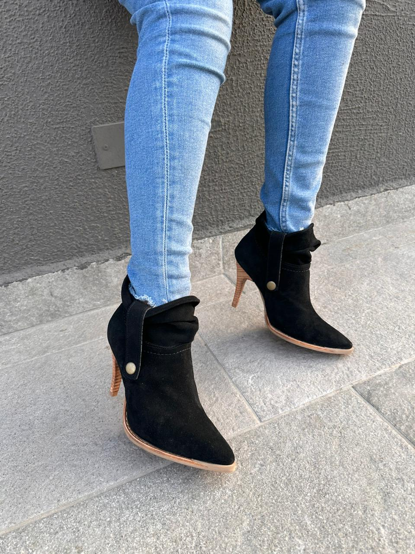 Camelia Reno Negro 5