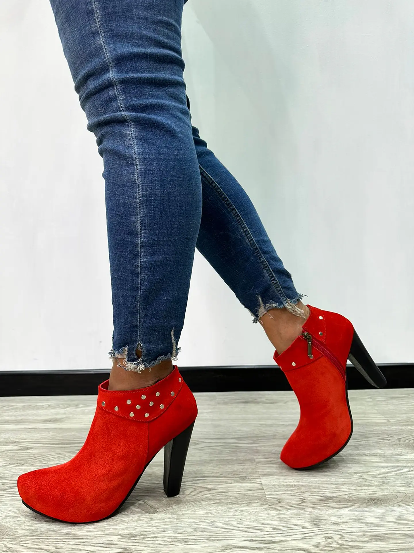 Flo Reno Rojo Taco Negro 1