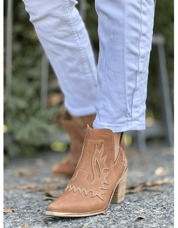 Betzabe Cuero Camel