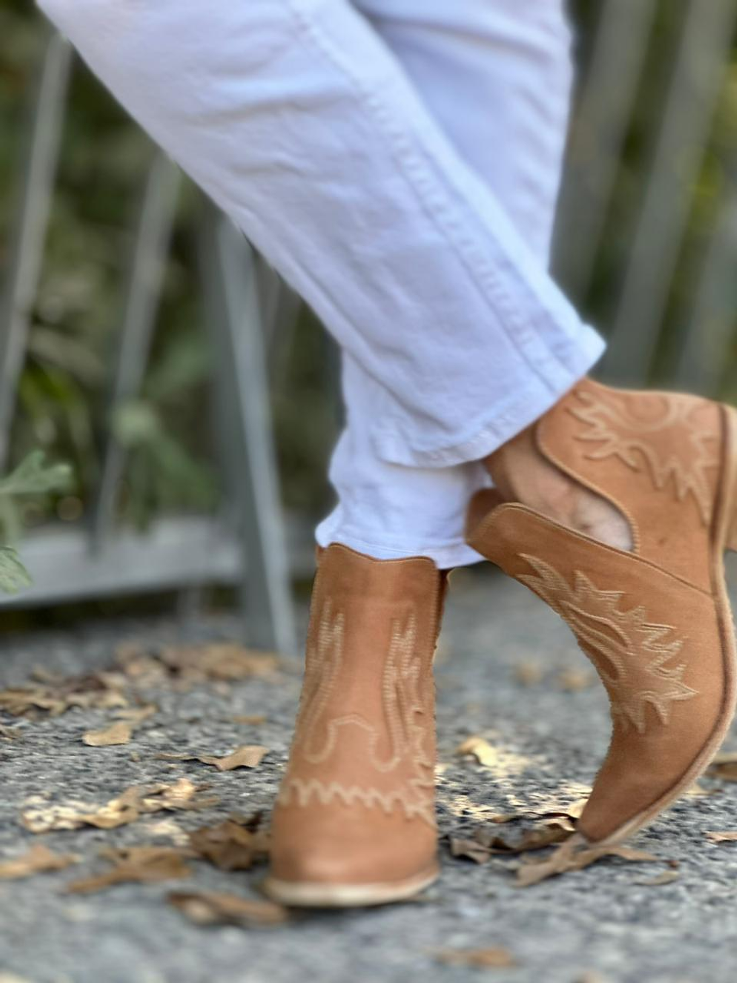 Betzabe Cuero Camel 4