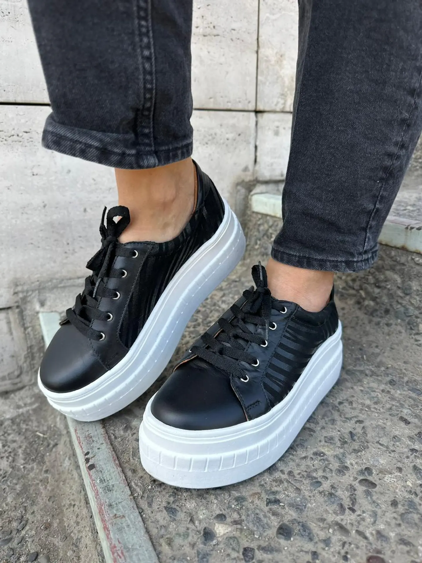 Miami Cuero negro Con Cebra Negro  1