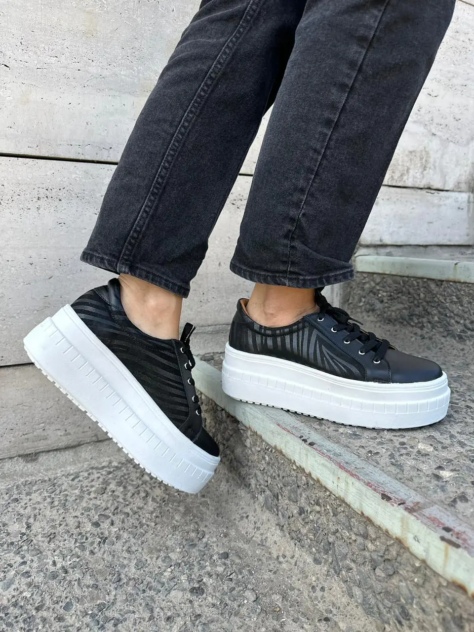 Miami Cuero negro Con Cebra Negro  4