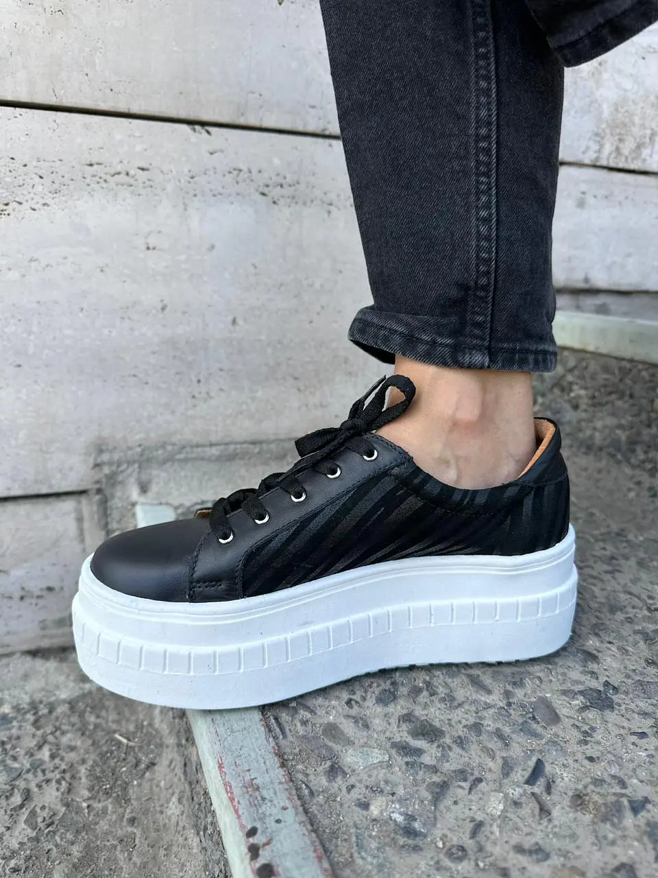 Miami Cuero negro Con Cebra Negro  5