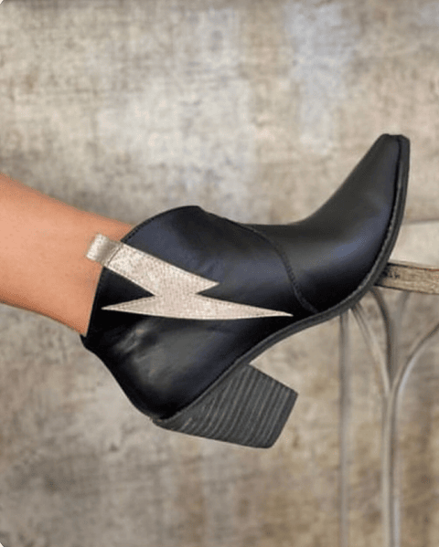 Renata Rayos Cuero Negro