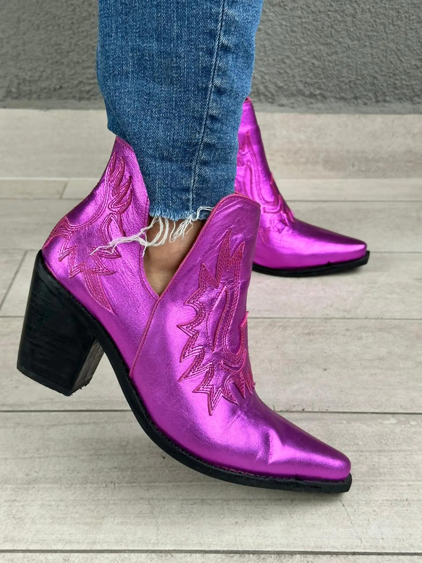 Betzabe Cuero Fucsia Metalizado 3