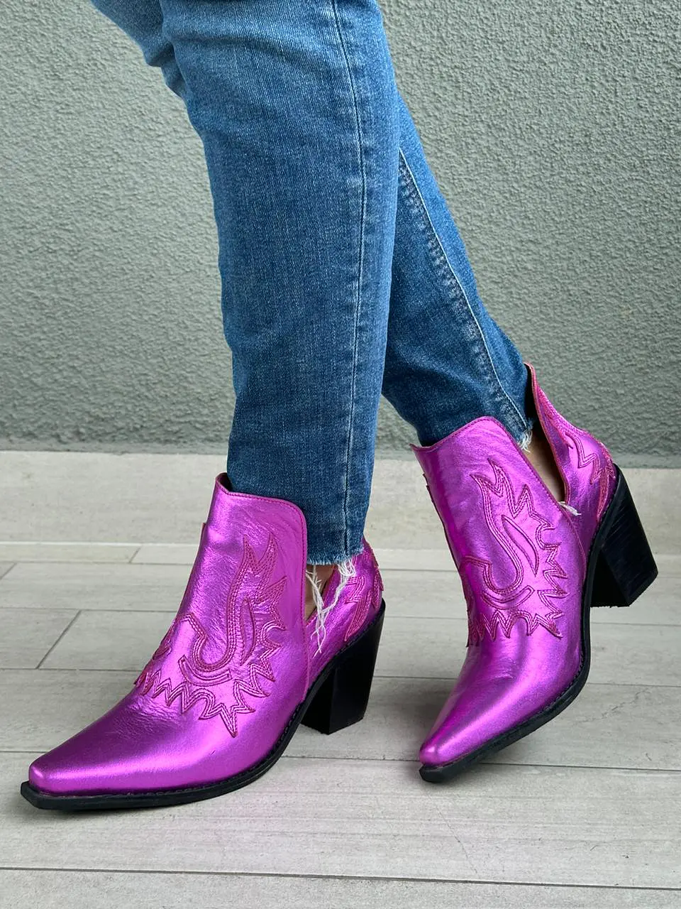 Betzabe Cuero Fucsia Metalizado 4