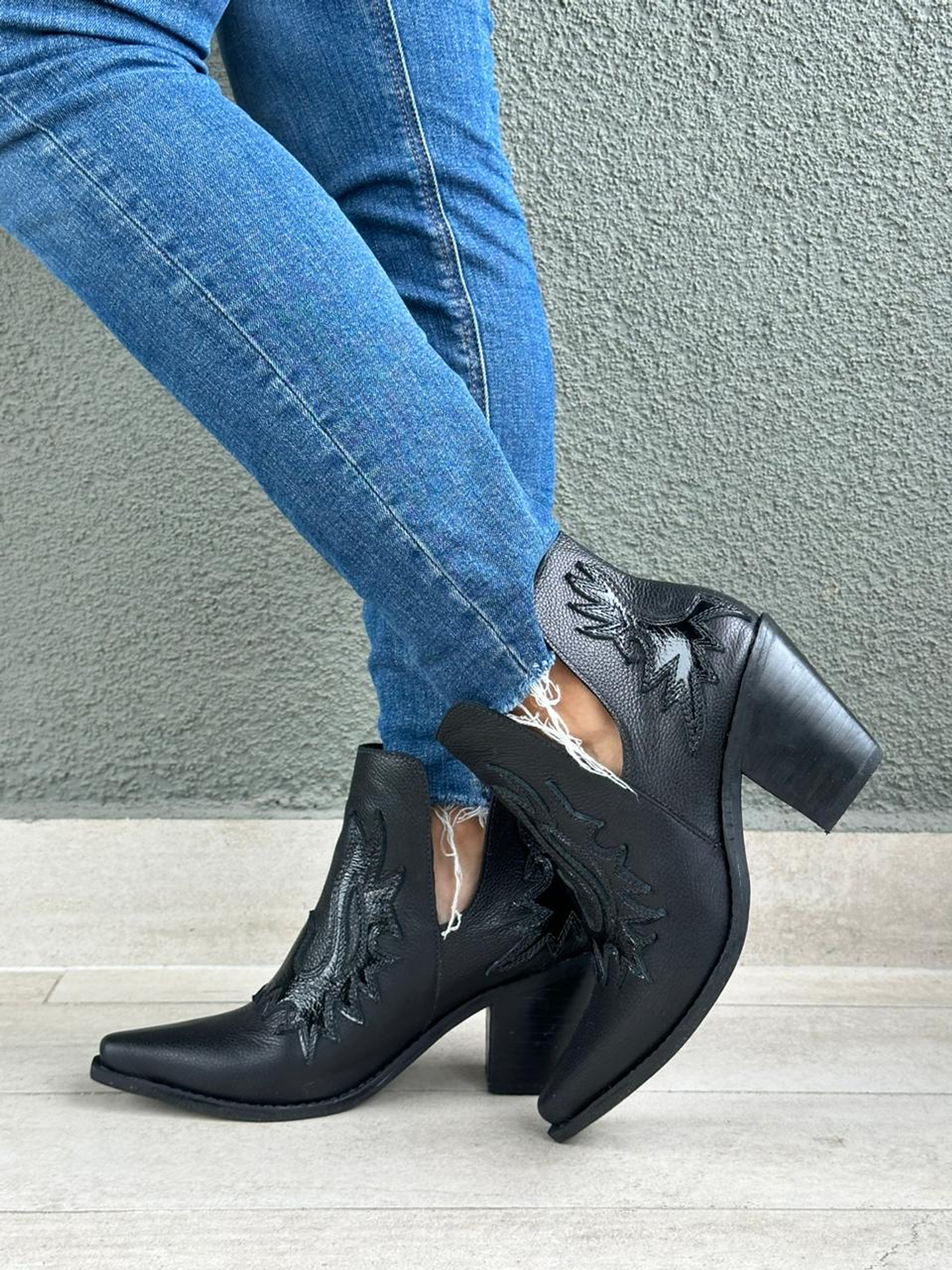 Betzabe Cuero Negro 2