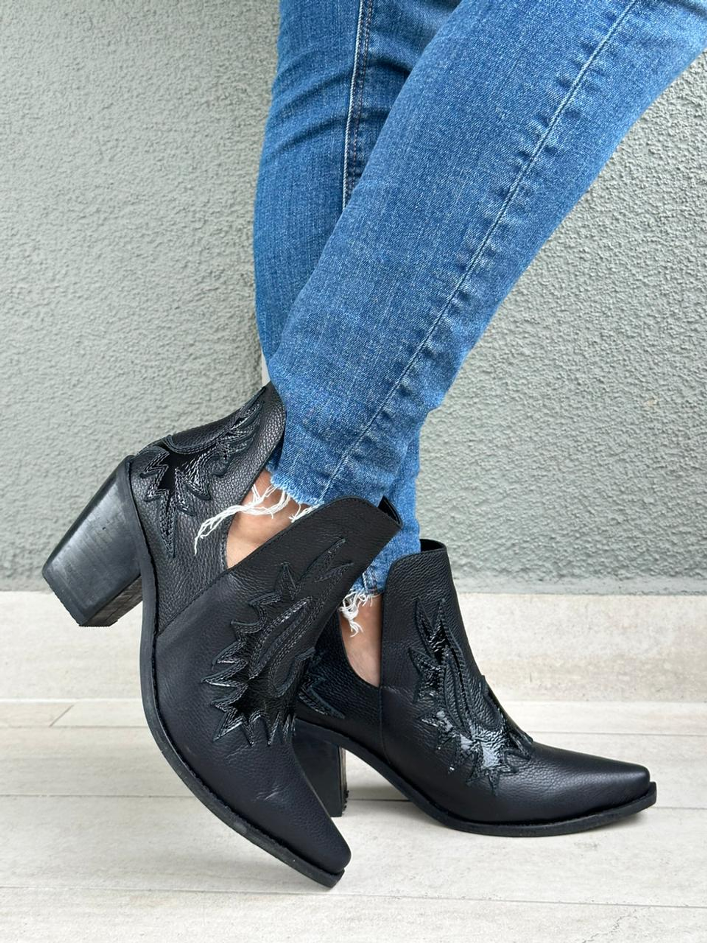 Betzabe Cuero Negro 3