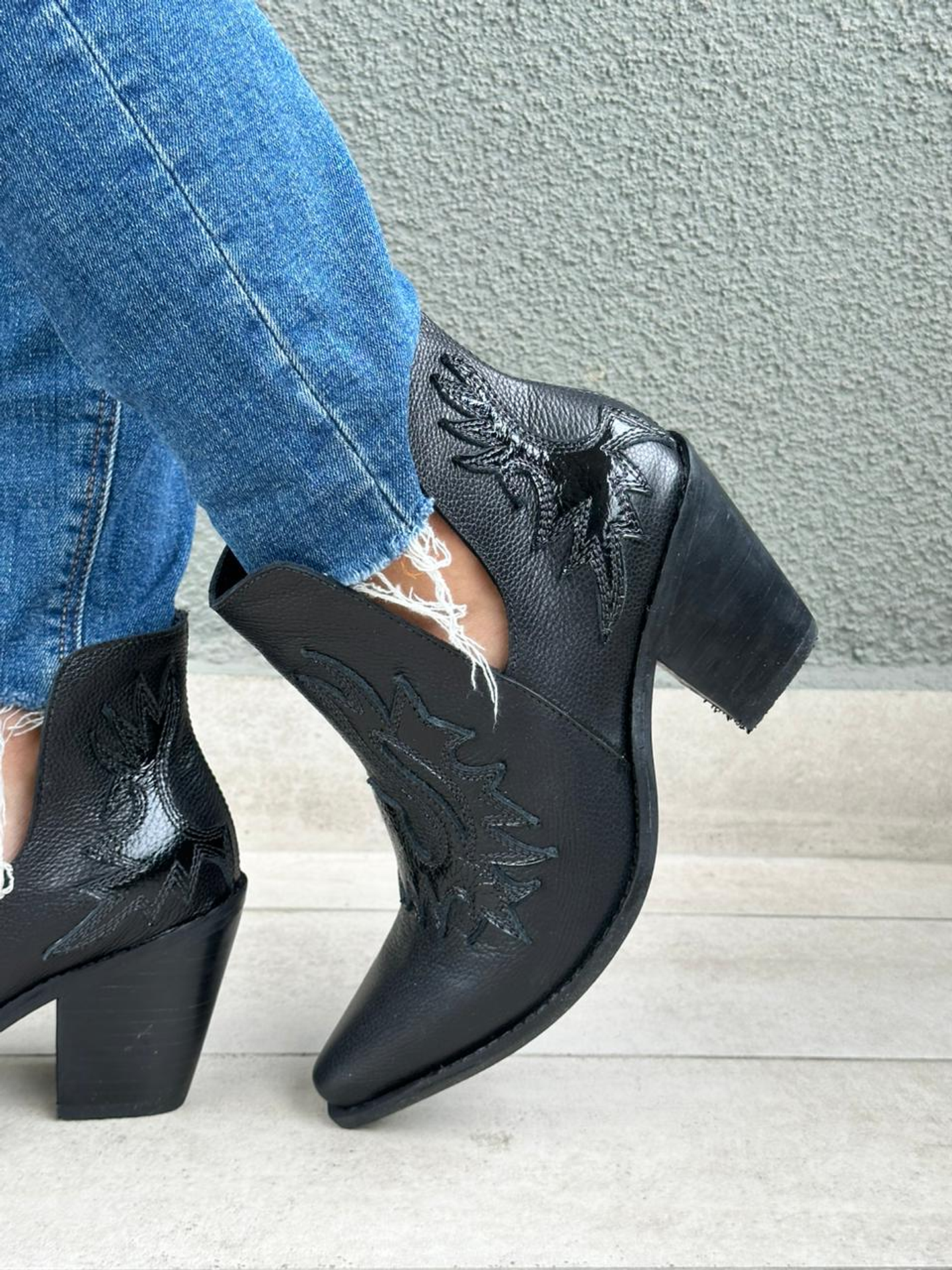 Betzabe Cuero Negro 4