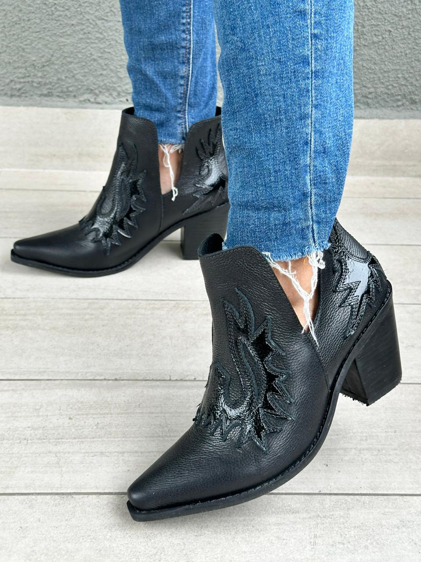 Betzabe Cuero Negro 6