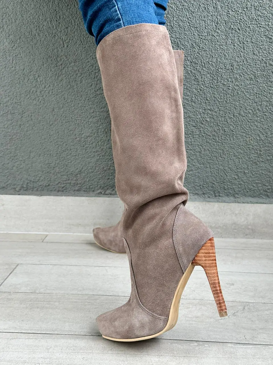 Claudia Reno Taupe 2