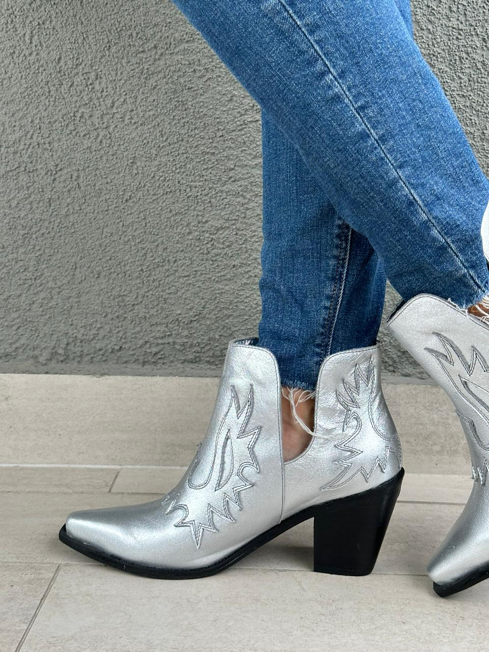 Betzabe Cuero Plata 3