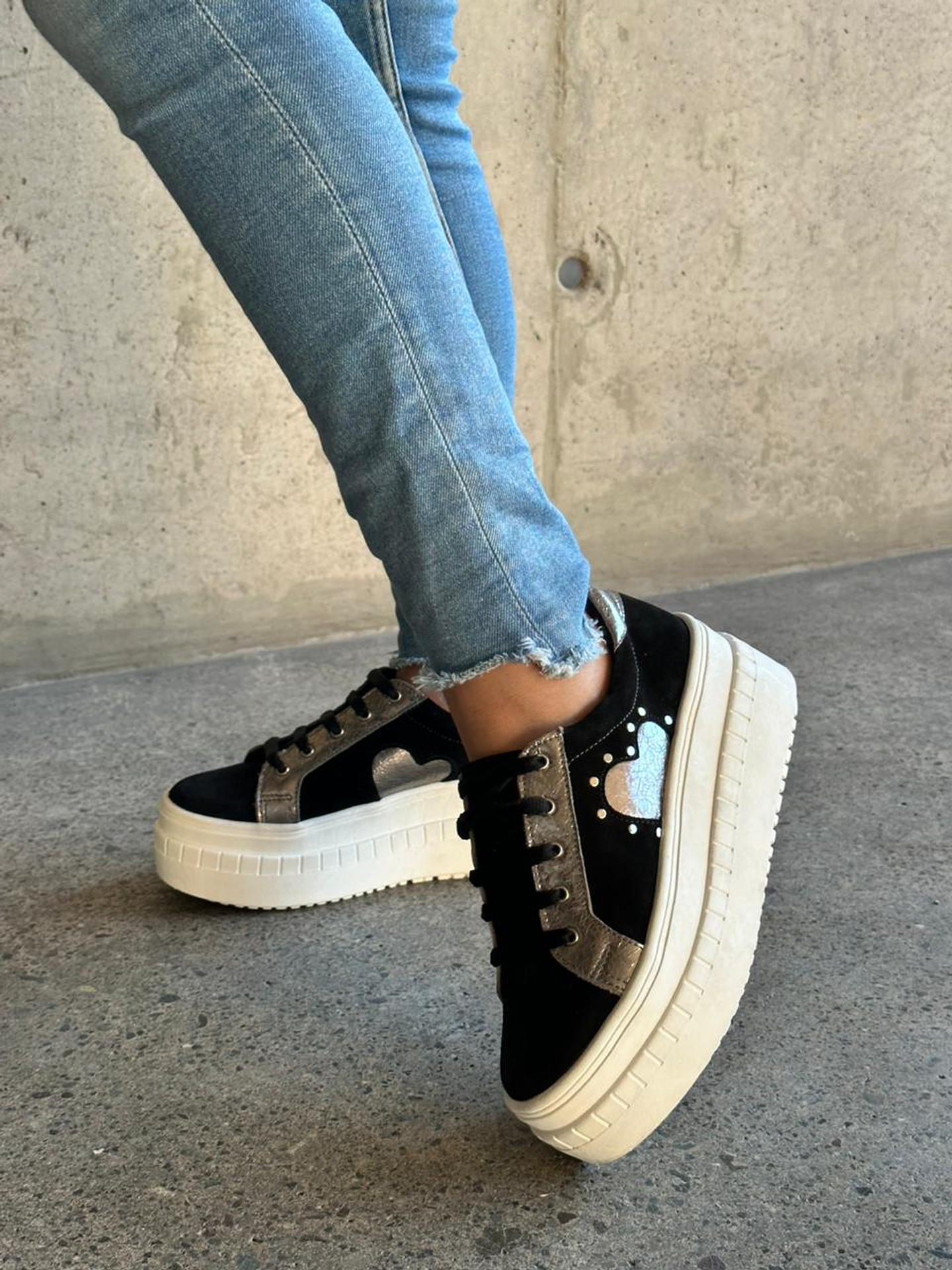 Isabella Reno Negro 2