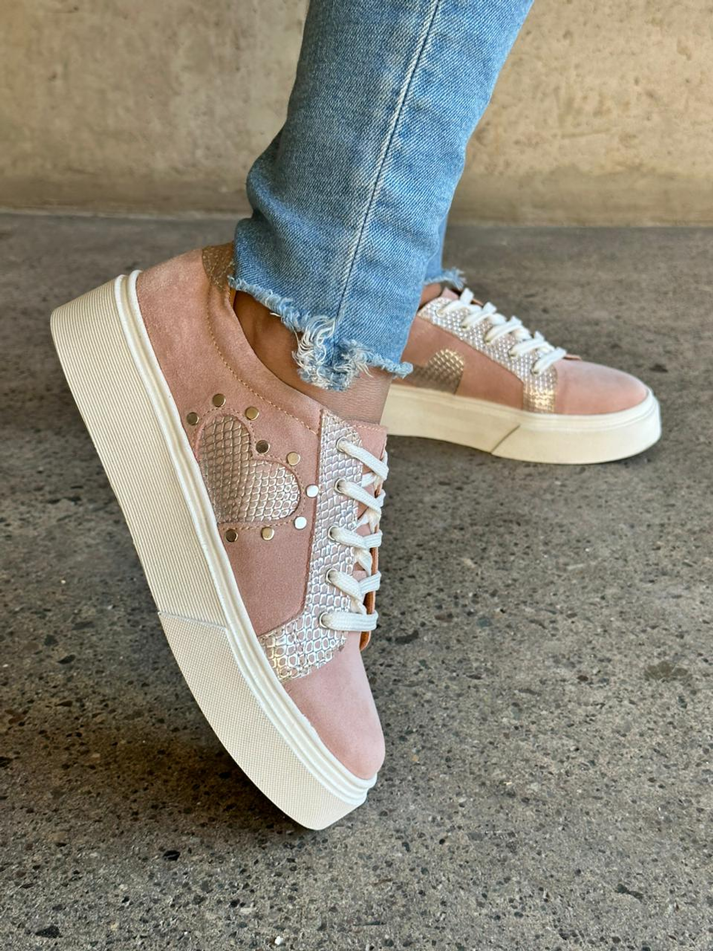 Isabella Reno Rosado 1