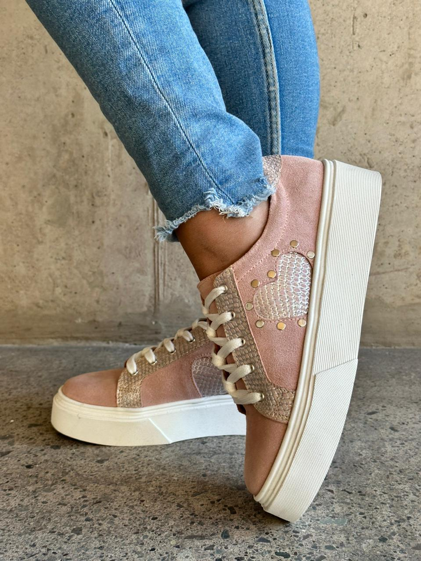 Isabella Reno Rosado 2