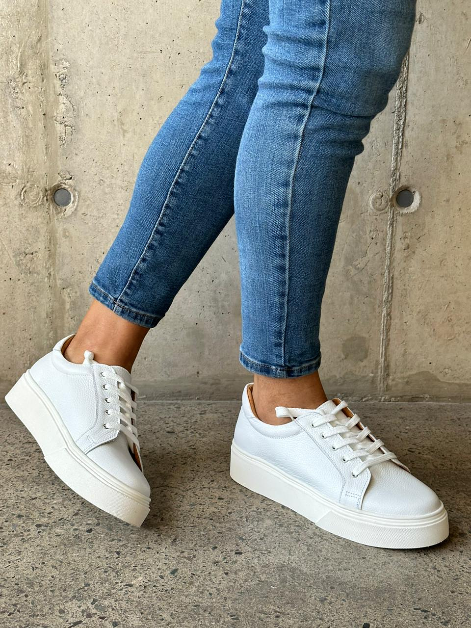 Valeria Cuero Blanco 5