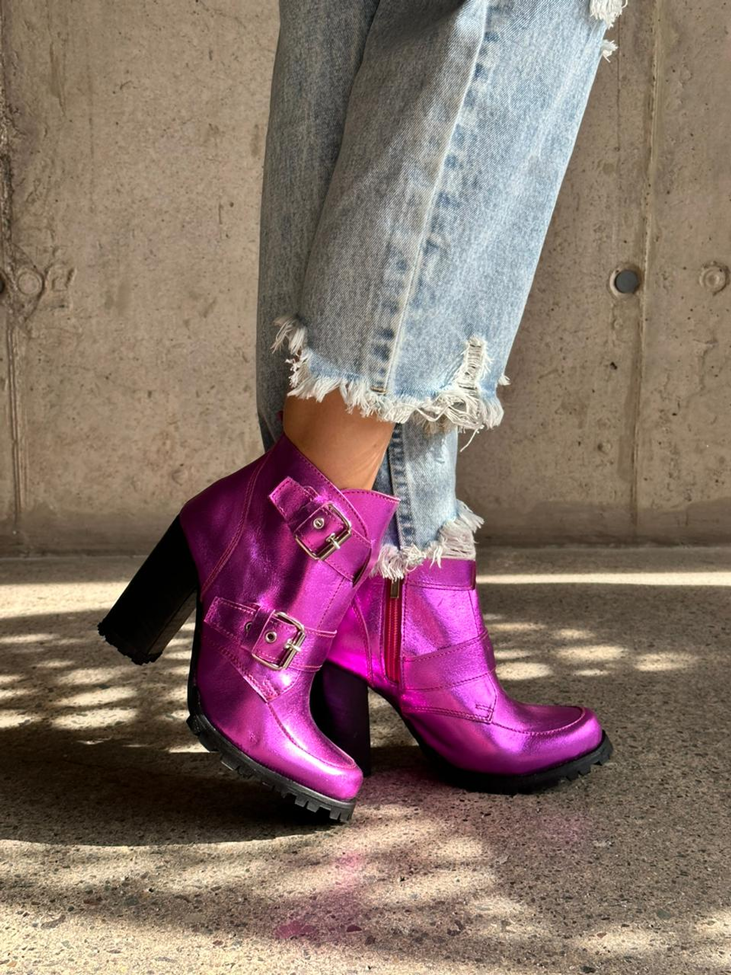 Botín Eva Cuero Fucsia 4