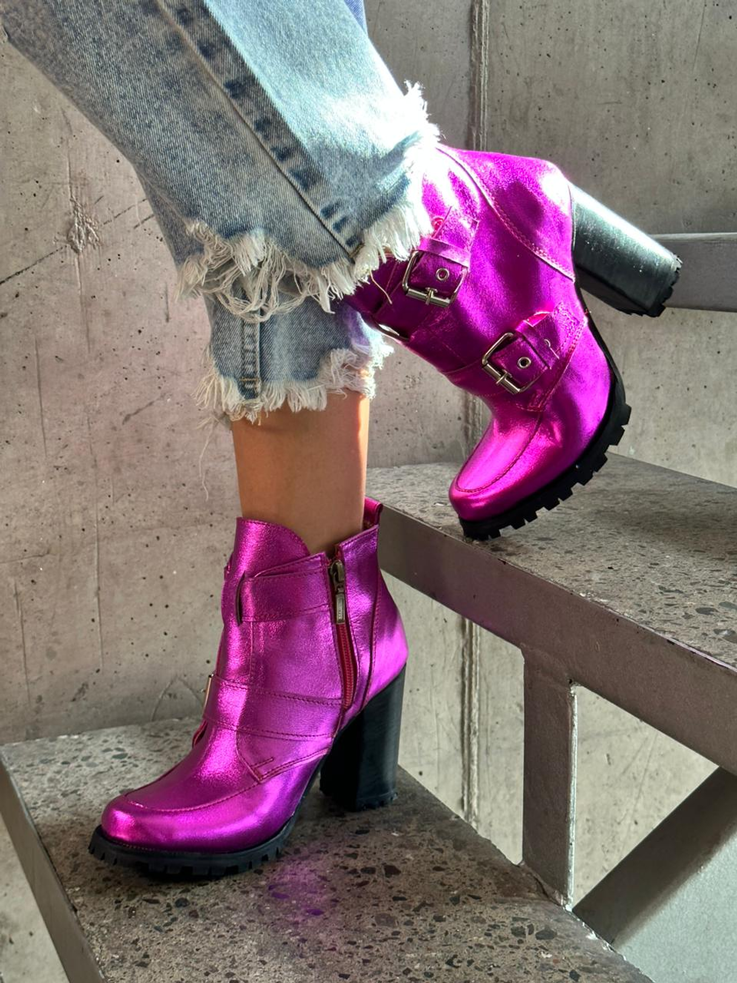 Botín Eva Cuero Fucsia 1