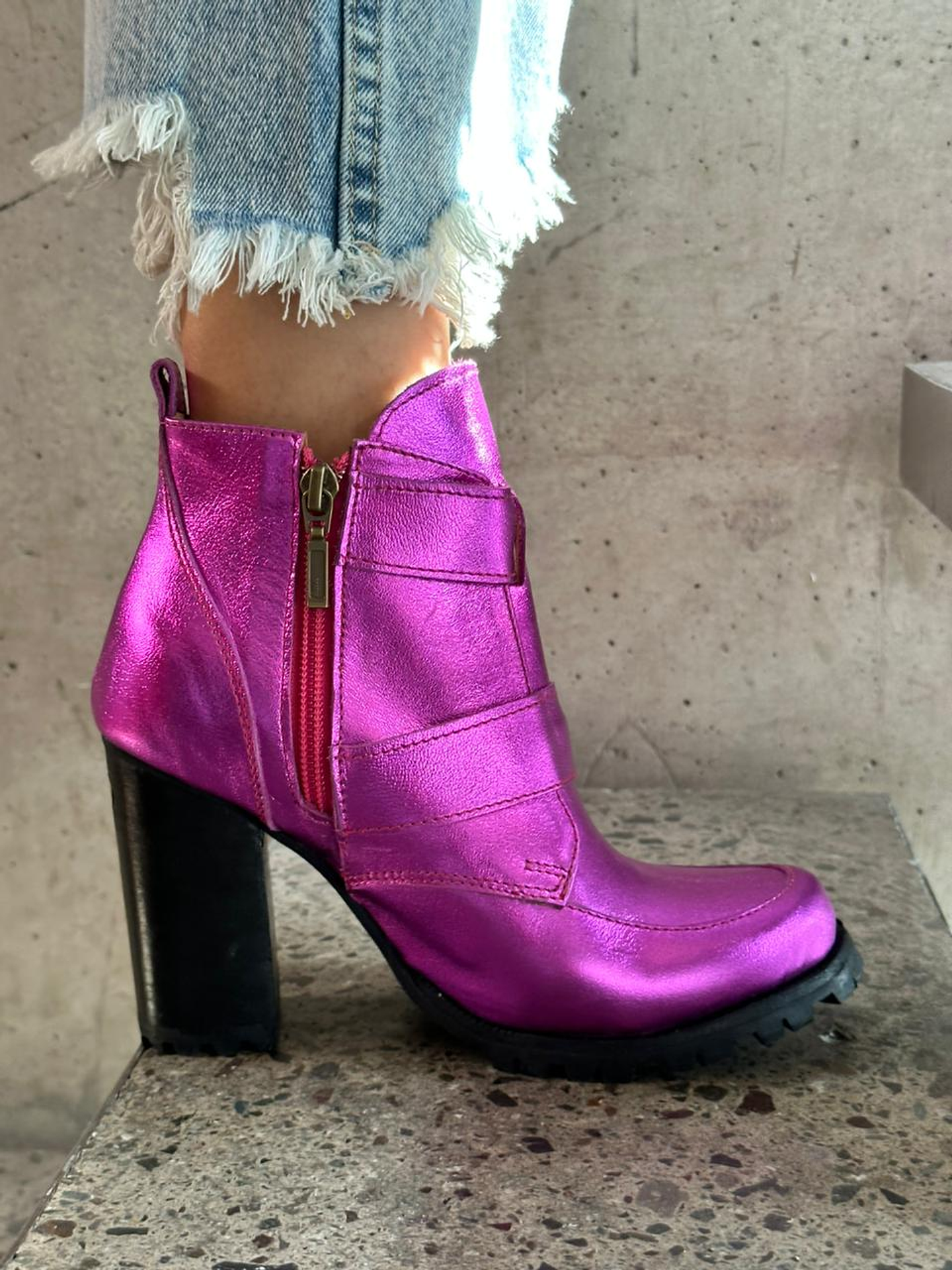 Botín Eva Cuero Fucsia 5